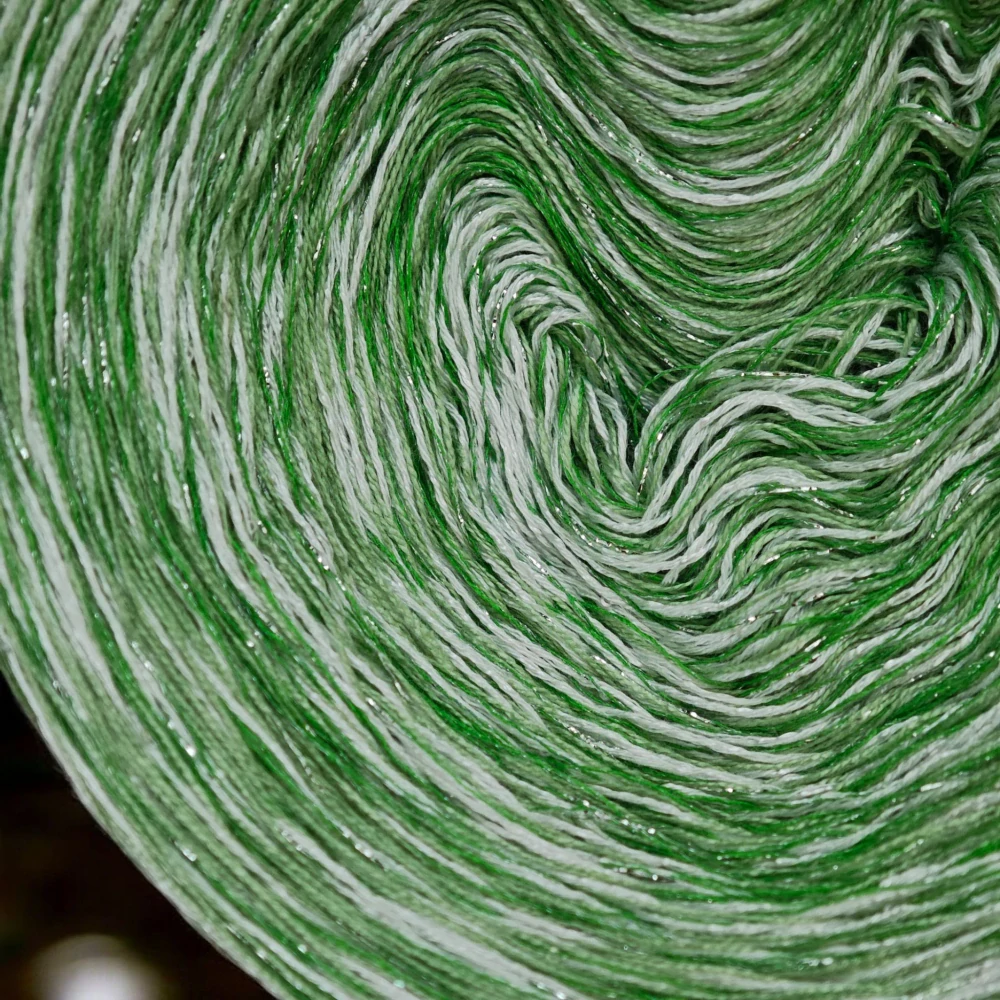 Klubíčko Daisy STAR s lurexem a flitry