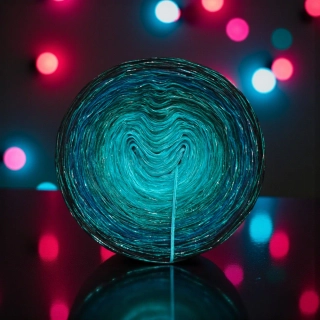 Třpytivé duhové klubíčko Daisy LunART 3nitka + lurex