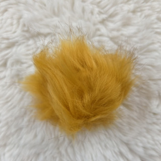 Okrová bambule na čepici, 7 cm